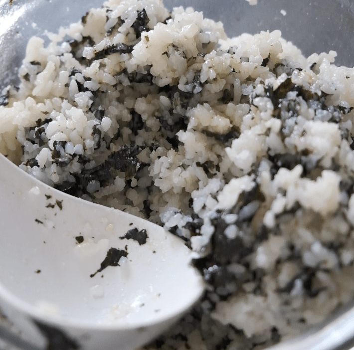 samgak-kimbap-scaffale-coreano-riso