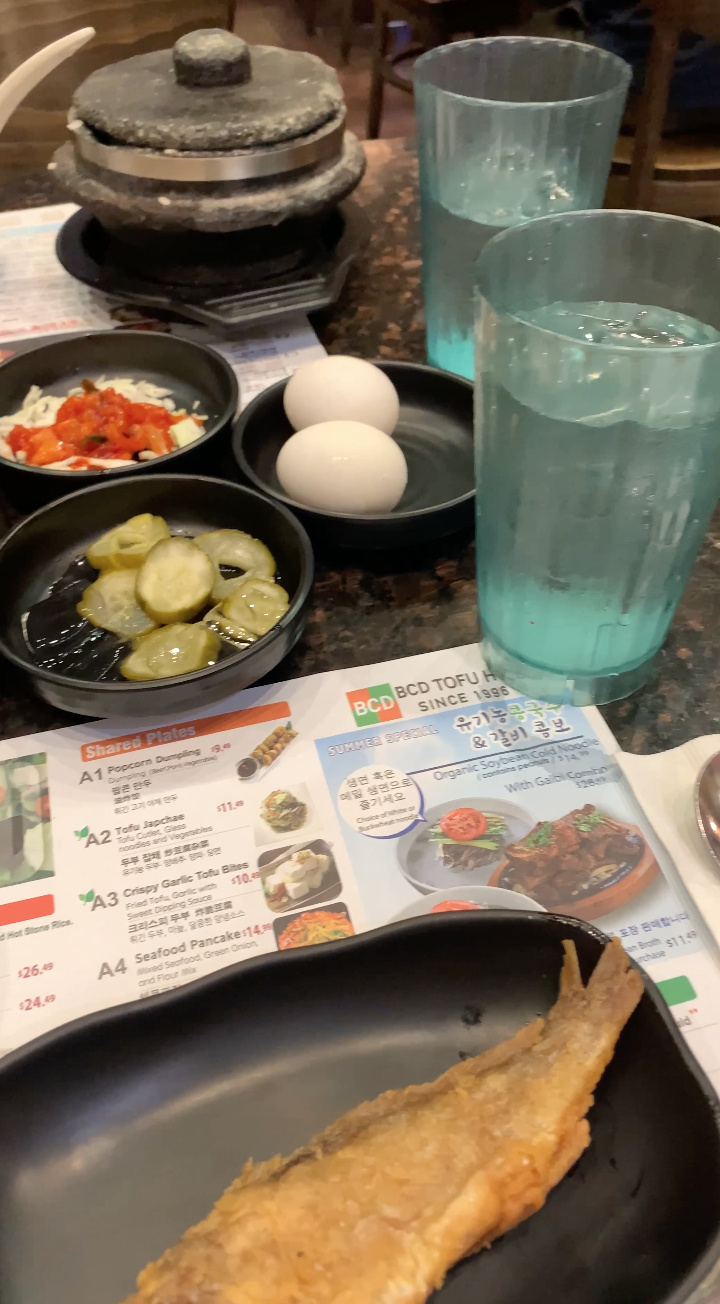 tavola imbadinta al BCD Tofu House